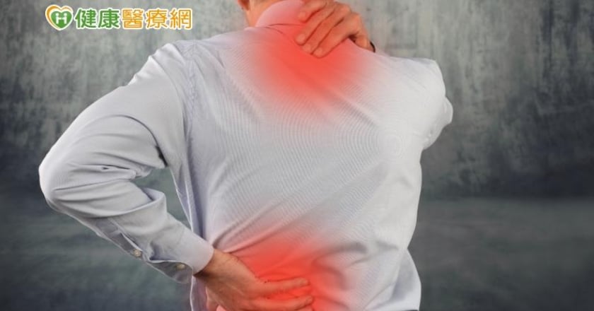 擺脫肩頸僵硬、腰痠背痛 這8招超簡單動作學著做