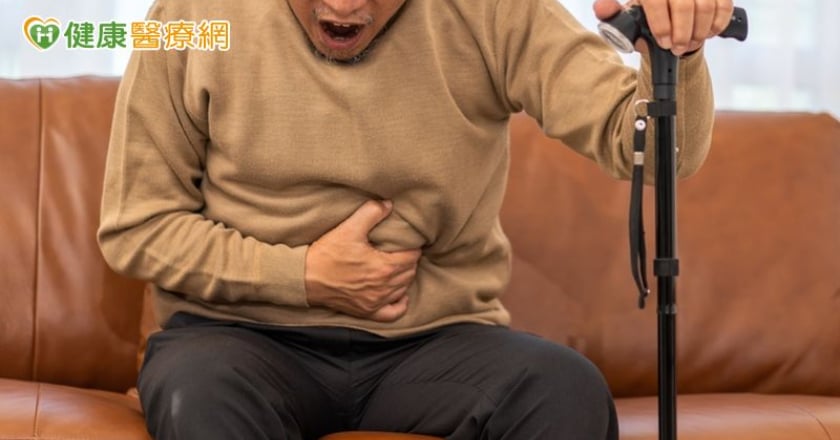「困難梭菌感染」腹痛還狂腹瀉 「糞便移植治療」成功率逾九成！