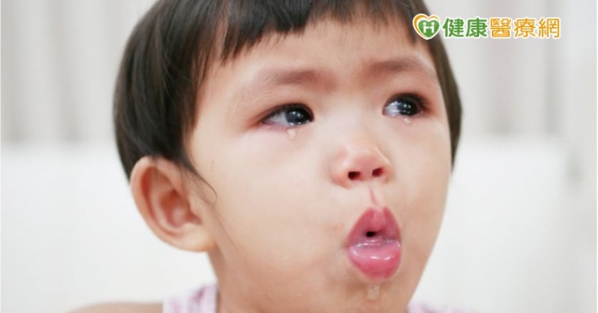 1歲男童好奇吞「水晶寶寶」險窒息 專家教急救方式