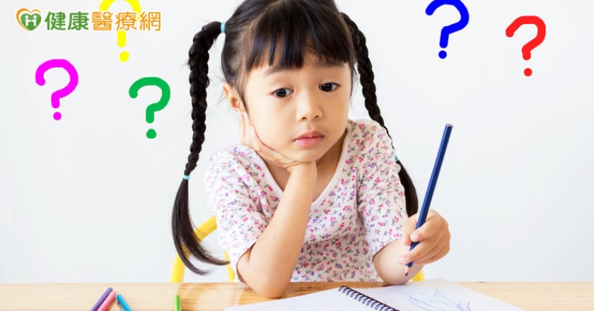 孩子是左撇子要改嗎？醫：強迫換右手「反增學習負擔」