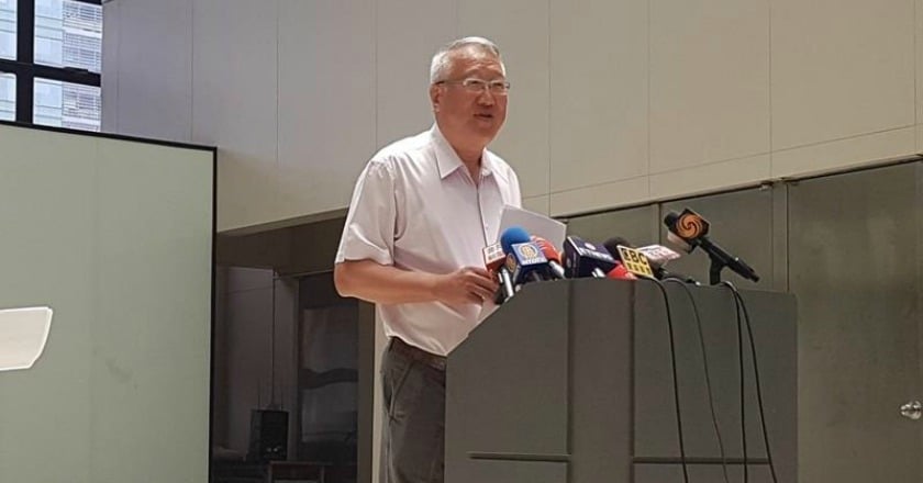翁炳堯告發教唆殺人 郭台強現身自清反控毀謗