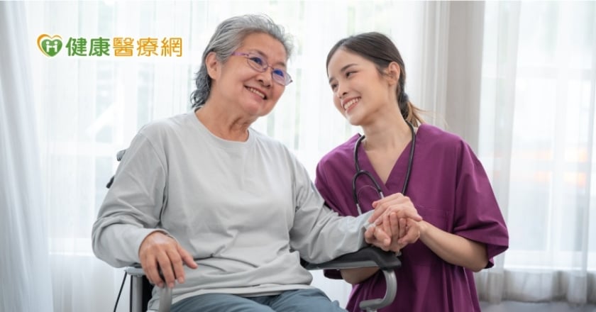照顧不用那麼累　申請長照、升級外籍看護照顧一次看