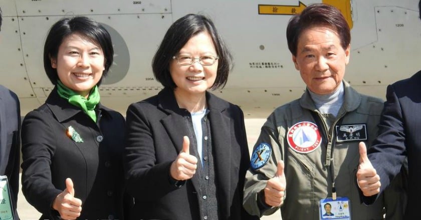 參訪航太業 蔡英文推「國機國造」