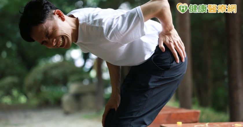 肺部白影非肺炎!竟是罕見「蛋白質沉積症」 40歲男洗肺找回健康