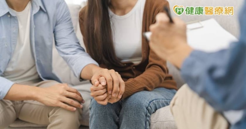 新手爸媽「最常問這3問題」! 一通免付費關懷諮詢專線馬上解答