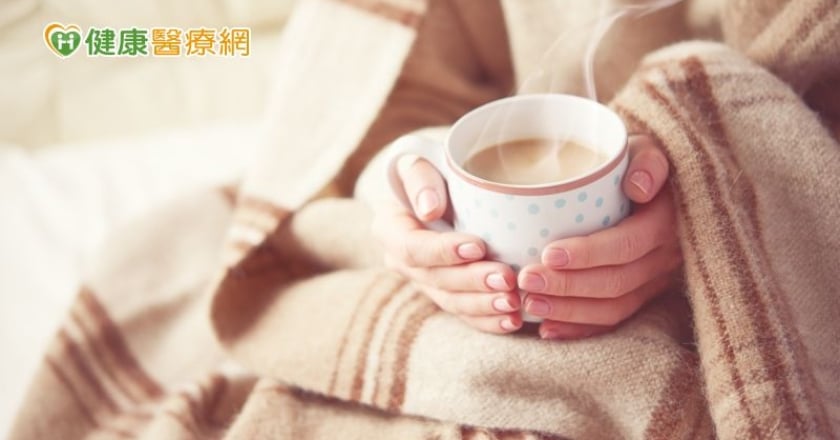 手腳冰冷就是體寒？狂進補恐上火　四大類型藥膳大公開