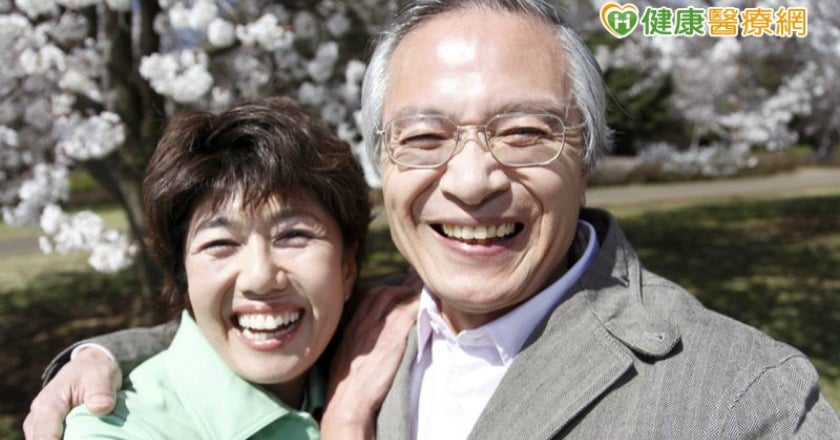 導引式人工植牙 搭配螺絲固持式植牙假牙更有保障