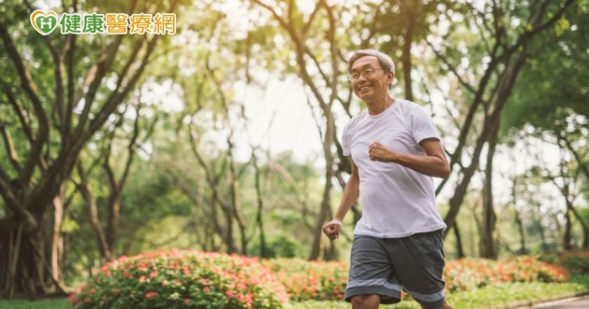 大腸癌晚期仍有手術希望!? 50歲父親靠標靶藥重獲新生