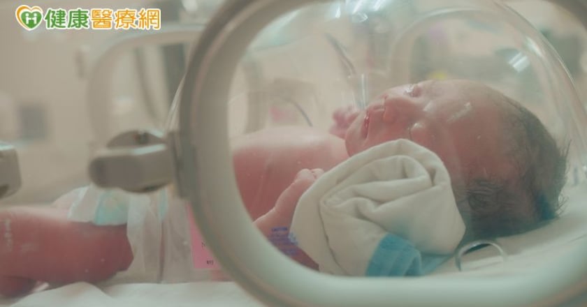 產婦凝血異常自然分娩 新生兒「胎便吸入」搶救重症成功