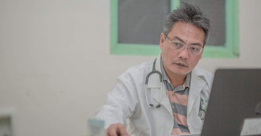 「超人醫師」徐超斌病逝享年58歲 南迴醫院夢難圓留遺憾