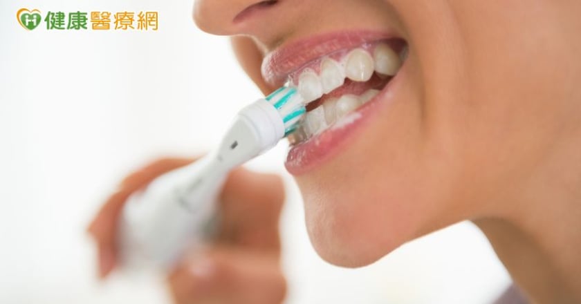 為何努力刷牙卻還是蛀牙？ 醫揭「真正主因」：1方式有助改善