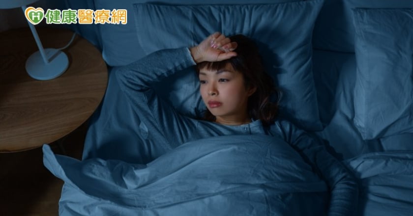 秋冬換季容易睡不好有4主因！ 營養師推薦3助眠食物幫助改善