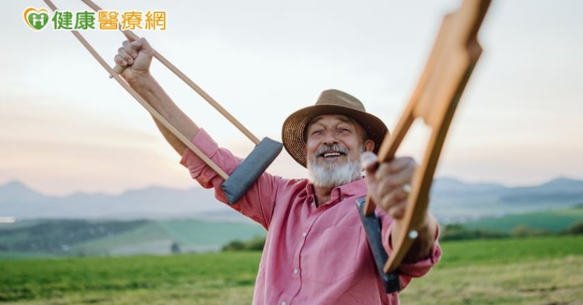 首創胸部X光結合AI 快速篩檢骨質疏鬆