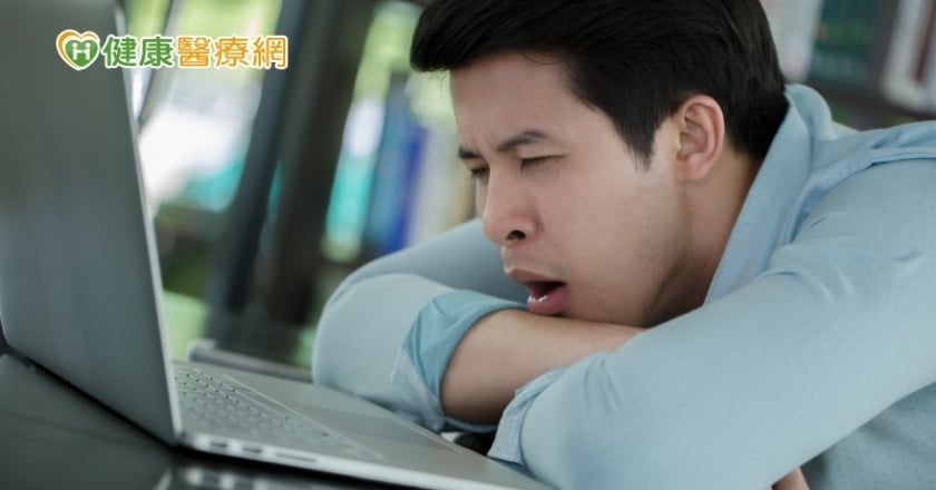壓力爆表全身酸痛！　「三明治族」體能比實際年齡老