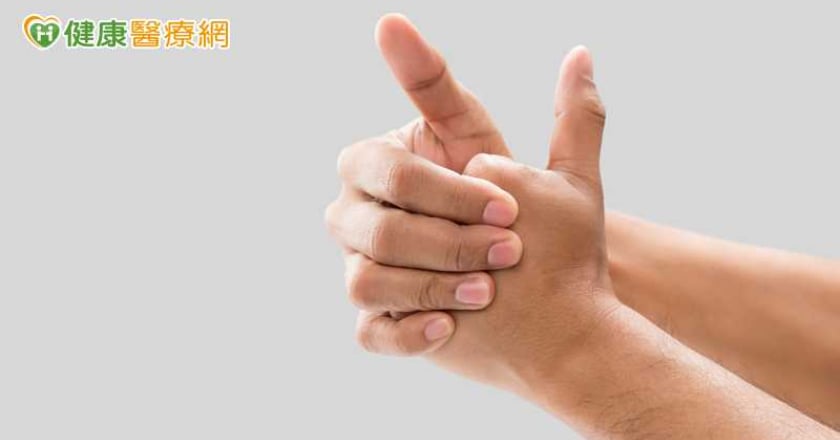 常折手指會得關節炎？醫揭「喀喀聲」真相 真正要小心的是這部位