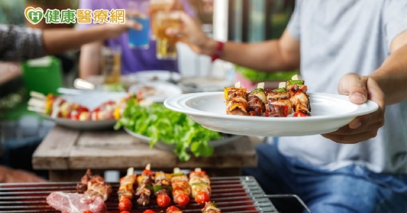 怕胃食道逆流、腸胃炎上門　醫師給三大飲食建議