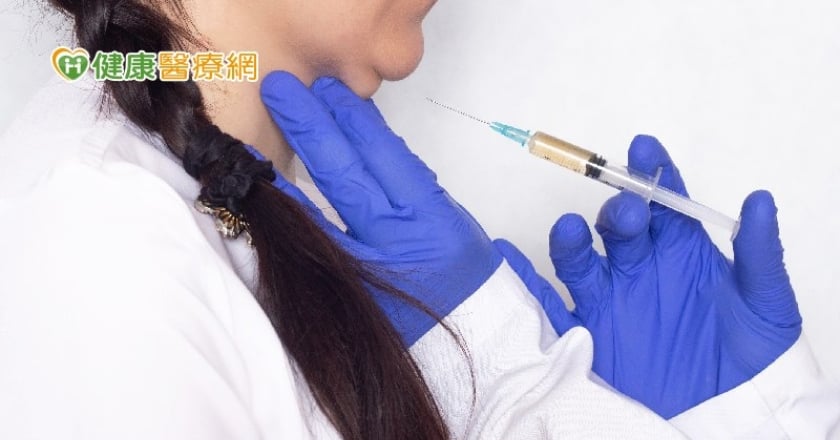 雙下巴形成有3原因　想用醫美消除下巴脂肪？醫師提醒5注意事項