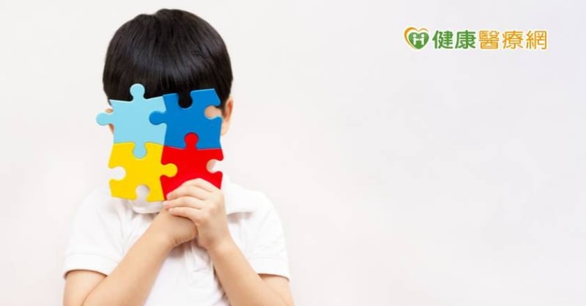 2歲仍不會說話！面對自閉症孩子家長該怎辦？　「WHO-CST」助攻