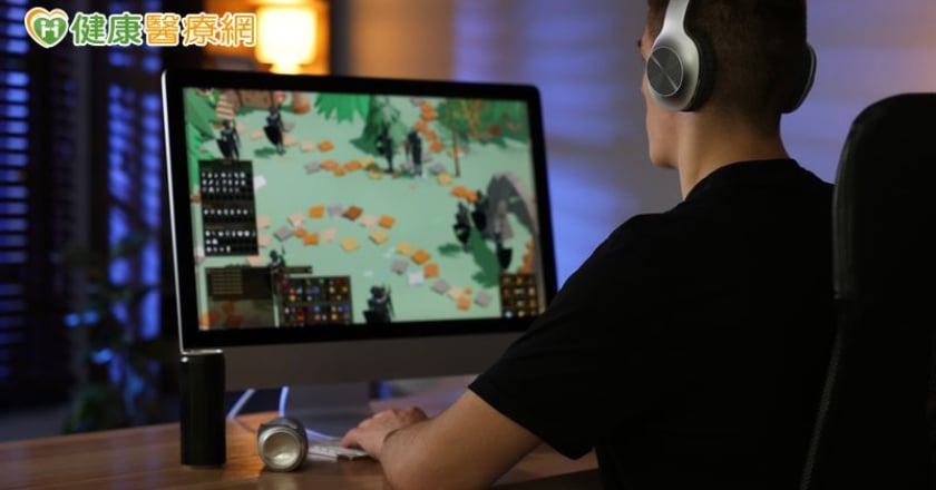 青少年沉迷線上遊戲 醫：暑假後「網路成癮」就醫增一成！