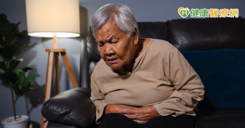 抗生素停藥後容易拉肚子?「低纖飲食」恐助困難梭菌趁虛而入!
