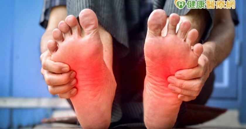 瘋媽祖遶境完「腳超痛」! 醫師教「行前、後預防招術」