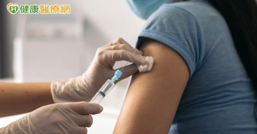 新冠變異株XEC為主流！ 疾管署籲：接種JN.1疫苗能減少50-60％重症風險