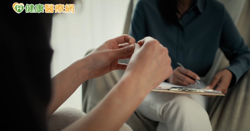 職業婦女壓力山大到焦慮、恐慌症找上門！從心理諮商覺察自我狀態