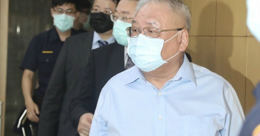 錢櫃大火釀6死 董事長練台生偵訊後100萬交保候傳