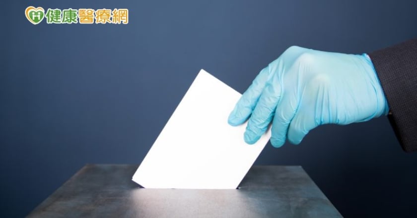 投票要戴外科手套防疫？　醫師闢謠教導正確做法