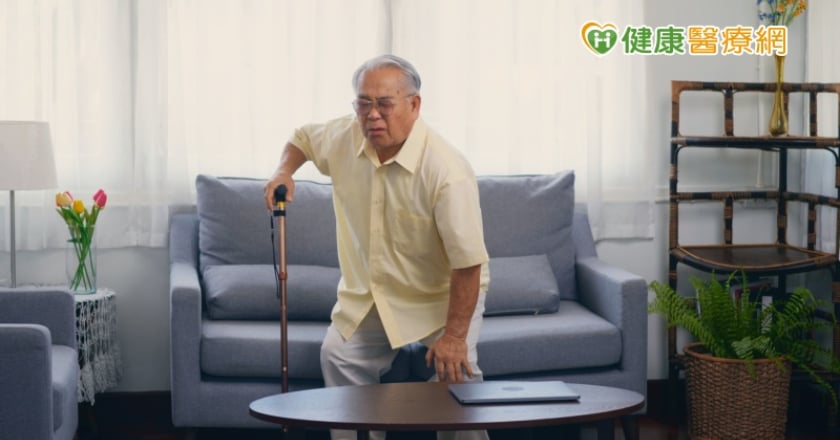 【防疫不出門1】日照量、活動量不足　骨鬆長輩保骨三招