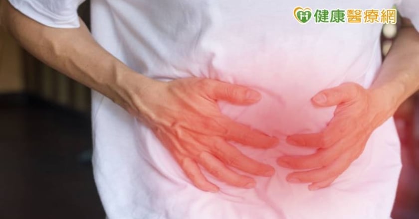 「膽結石合併急性膽囊炎」恐喪命！吃藥排出膽結石？　醫打臉