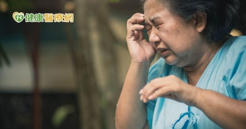 機械手臂助復健　中風患者落淚「我已經很久沒有動了」