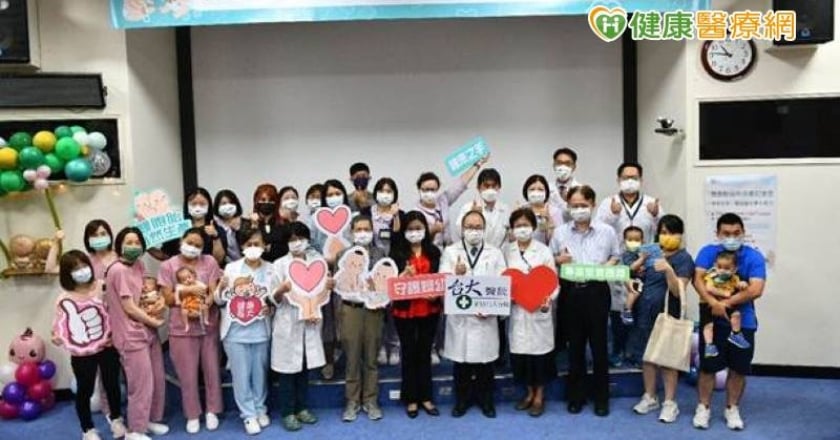 雙胞胎也可自然產　研究：生產風險、寶寶健康與剖腹產無異