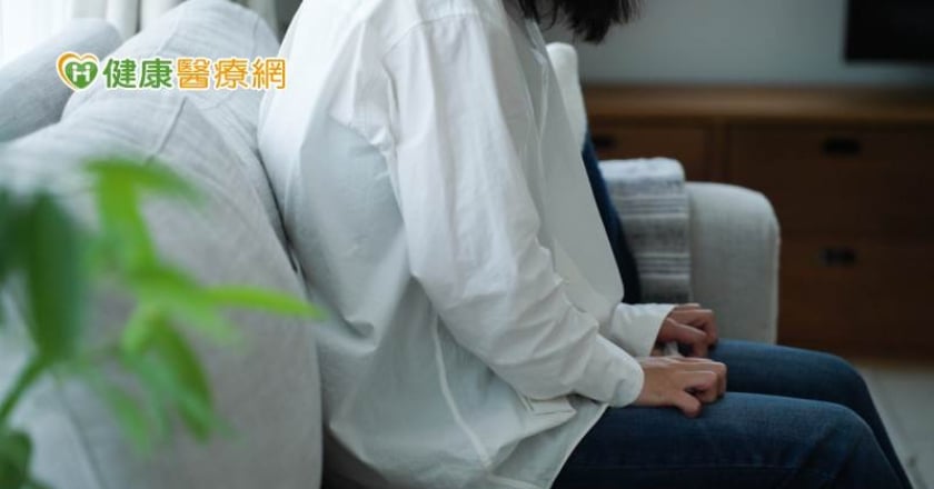 女性更年期+空巢期、孩子叛逆期 如何自我照顧、調適?哪些資源可協助?