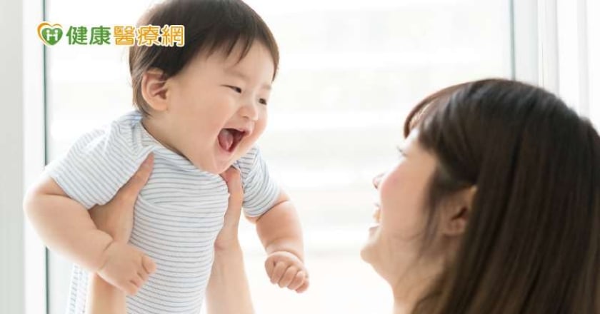 嬰兒搖晃症「受虐性腦傷」死亡率25％　照顧寶寶「3不2要」勿劇烈搖晃！