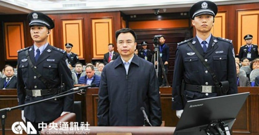 前廣州書記萬慶良涉賄受審 當庭認罪