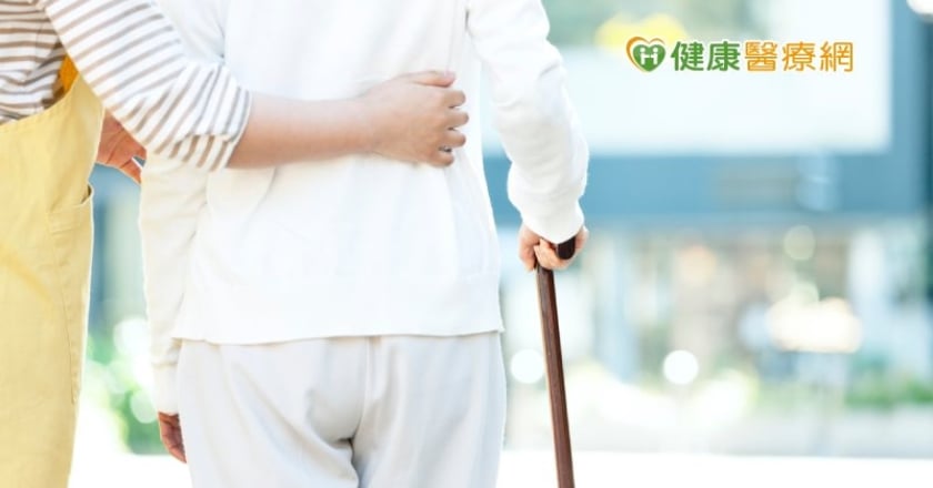65歲以上長者2功能異常率最高！ 國健署籲「量6力」及早預防、延緩失能