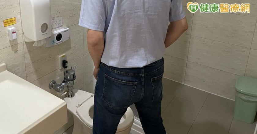 58歲男激情解鎖新體位聽見「啪」響聲 下體變「紫茄子」急送醫