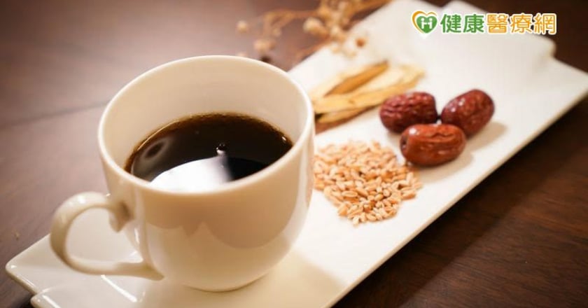 乳癌治療引「類更年期」！ 中醫師大推「1茶飲+1穴位」有效緩解不適