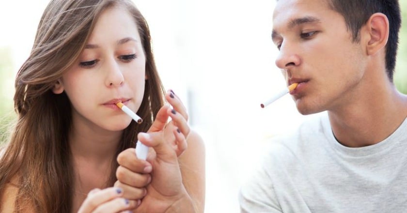 年紀輕輕染菸癮？　多受爸媽、朋友影響