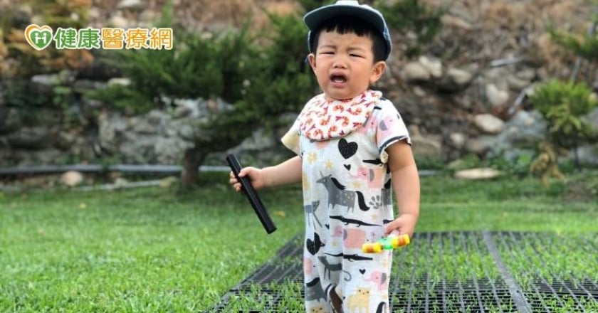 孩子愛用哭鬧取代說話？　專家點出問題關鍵