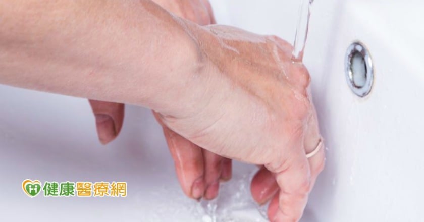 洗手洗出富貴手 戴對手套防復發