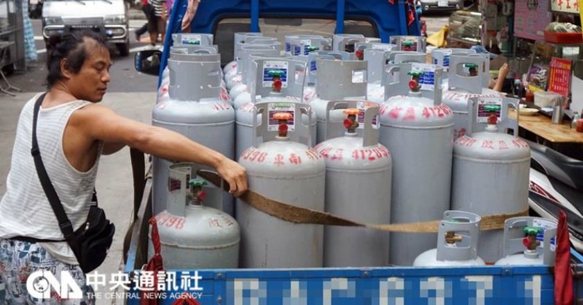 農曆年前小確幸！桶裝瓦斯每公斤降3元 天然氣降1成