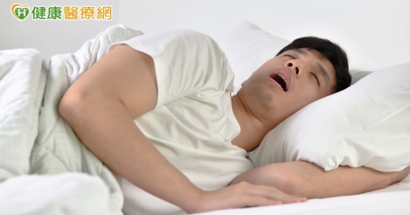 假日放縱抽菸喝酒恐成健康隱憂 研究：睡眠呼吸中止症常在週末惡化