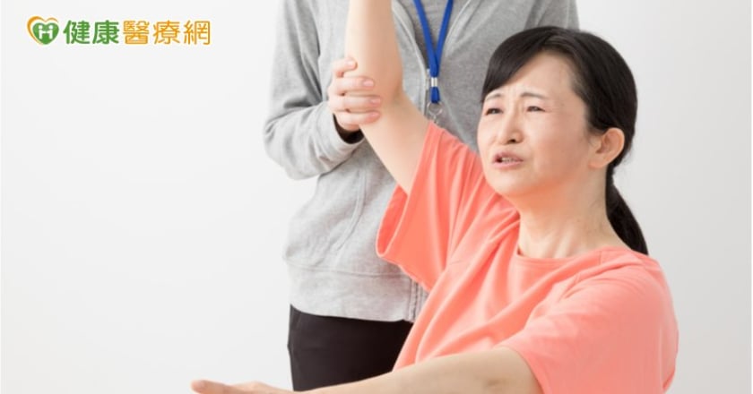 五十肩無法梳頭？　「關節授動術」解決困擾