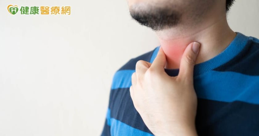 30歲男聲音沙啞竟是聲帶長繭！ 醫揭「治療方式」恢復嗓音