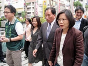 小英訪高雄農田水利會