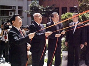 劉銘傳銅像 在銘傳大學揭幕