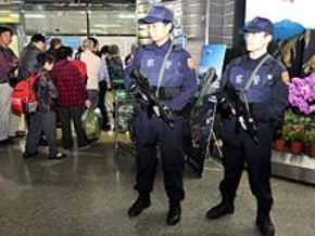 反恐升級 桃機續強化安檢 航警加強訓練