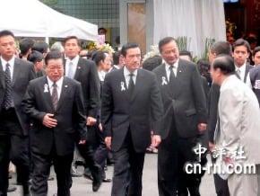 關中為愛女送行　馬連蕭吳全到齊